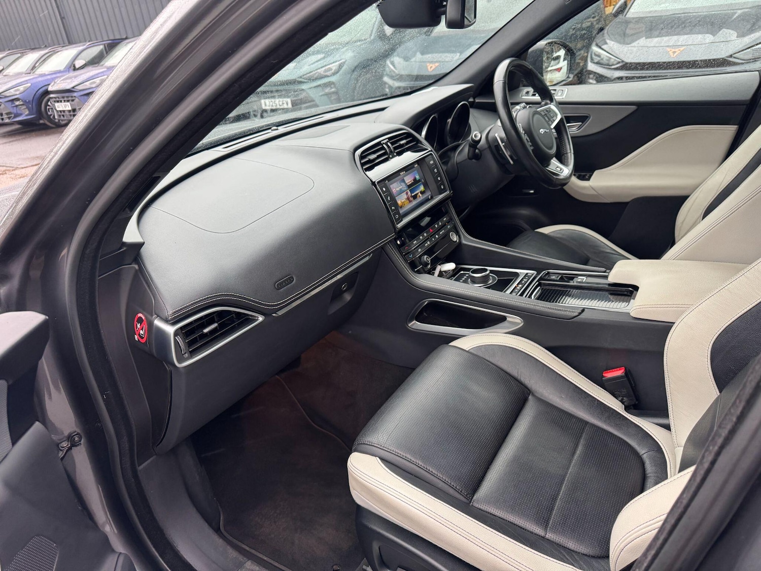 Used Jaguar F-Pace 2018 for sale - 76765637: Photo 20