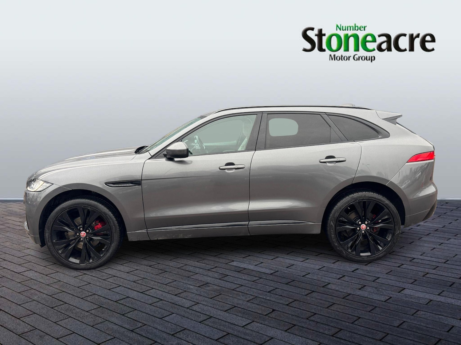 Used Jaguar F-Pace 2018 for sale - 76765637: Photo 6