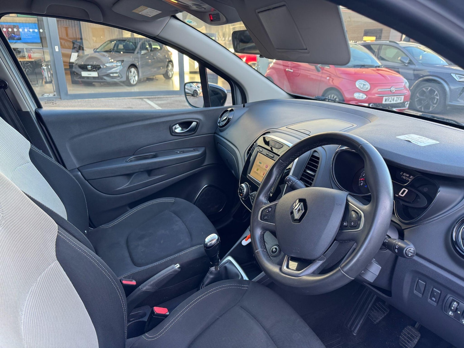 Used Renault Captur 2018 for sale - 76856037: Photo 12