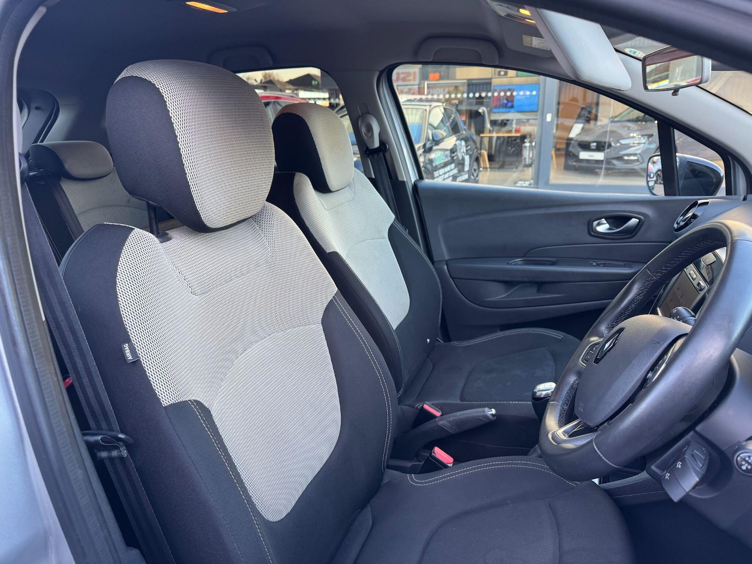 Used Renault Captur 2018 for sale - 76856037: Photo 14