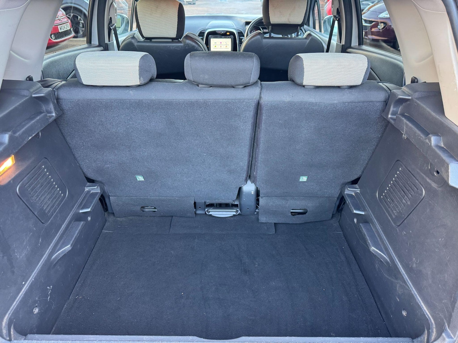 Used Renault Captur 2018 for sale - 76856037: Photo 18