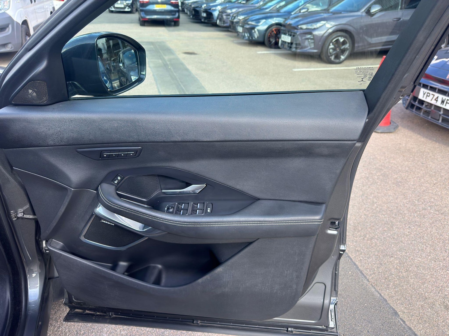 Used Jaguar E-Pace 2019 for sale - 76572081: Photo 20