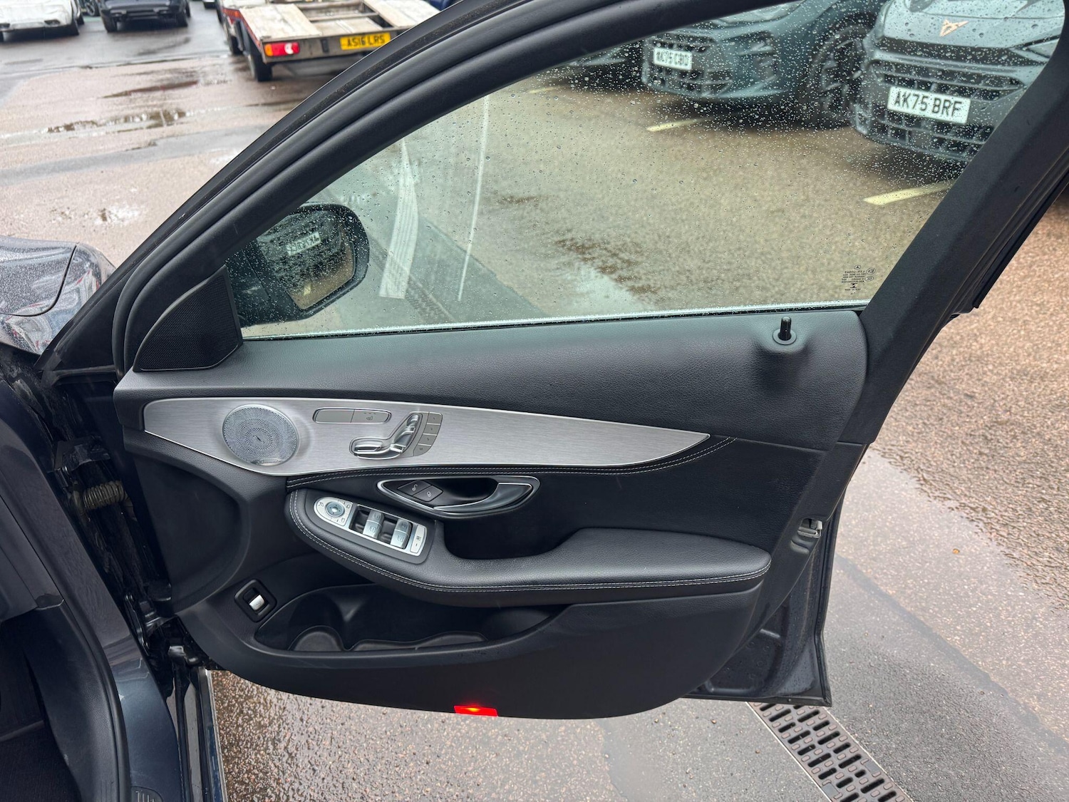 Used Mercedes-Benz C Class 2015 for sale - 77028940: Photo 11