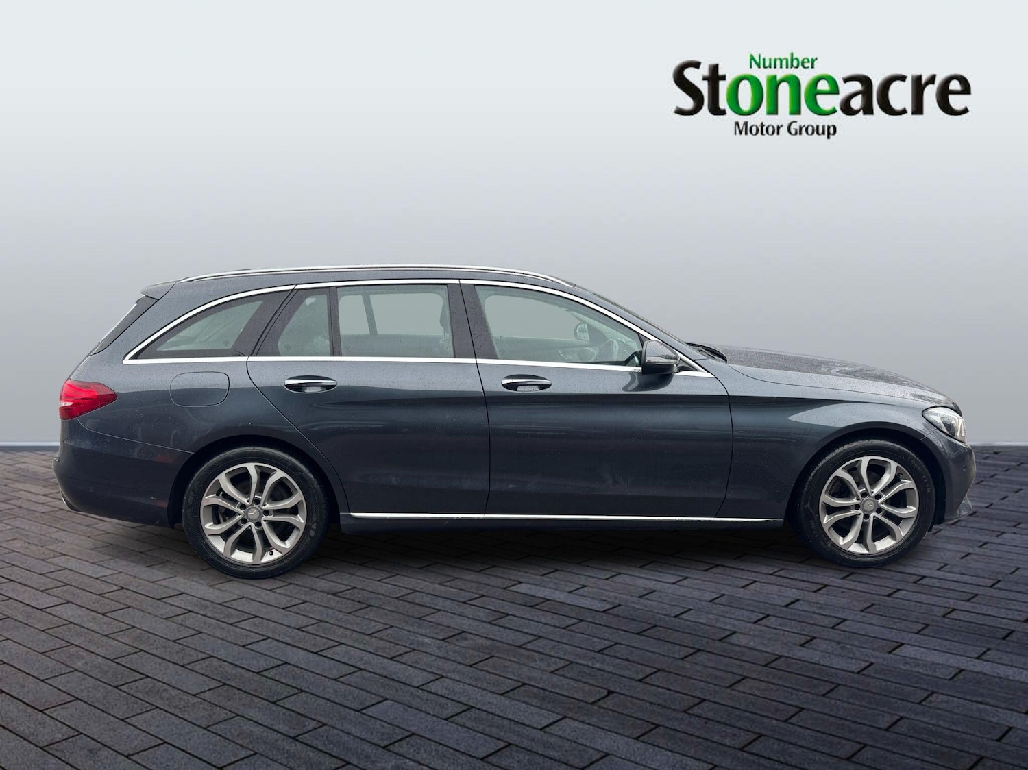 Used Mercedes-Benz C Class 2015 for sale - 77028940: Photo 2