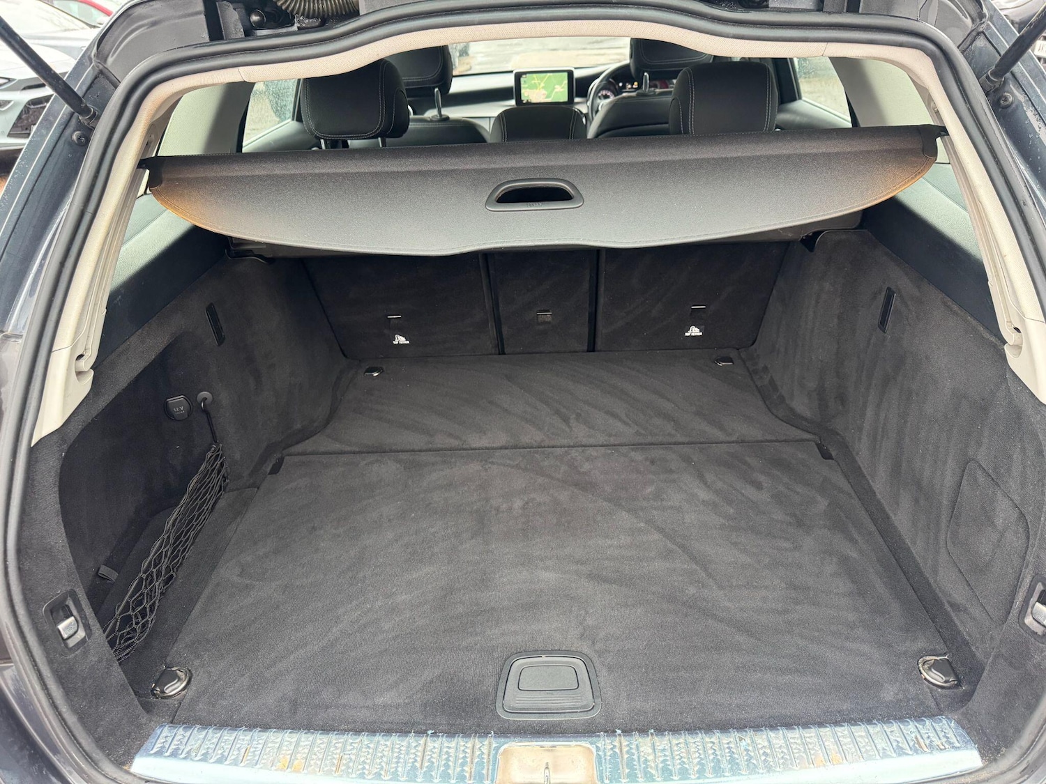 Used Mercedes-Benz C Class 2015 for sale - 77028940: Photo 9