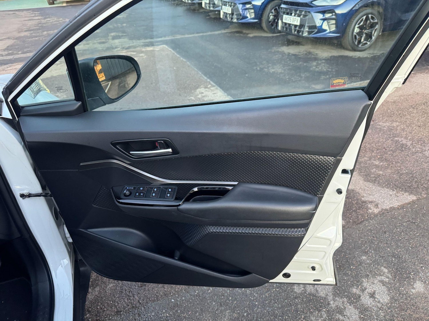 Used Toyota C-HR 2019 for sale - 76952628: Photo 11