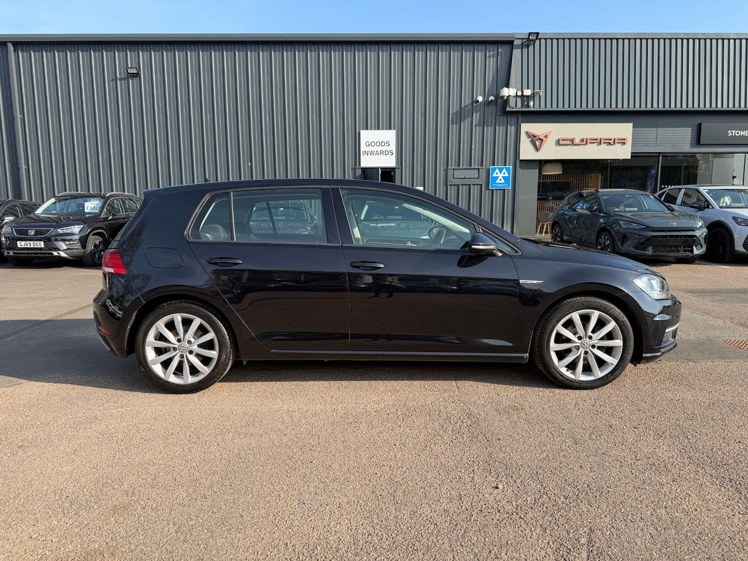 Used Volkswagen Golf for sale - 77958347: Photo 2