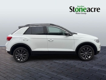 Used Volkswagen T-Roc 2018 for sale - 77737845: Photo