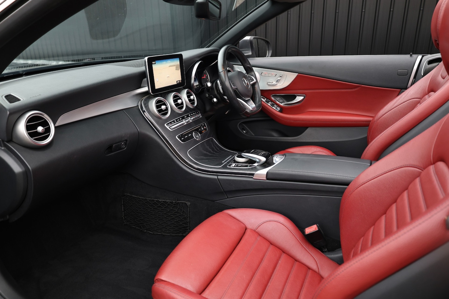 Used Mercedes-Benz C Class 2016 for sale - 76271602: Photo 3