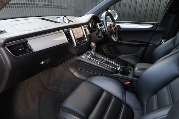 Used Porsche Macan 2016 for sale - 76074853: Photo 3