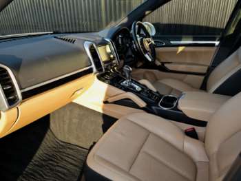 Used Porsche Cayenne 2014 for sale - 74071967: Photo