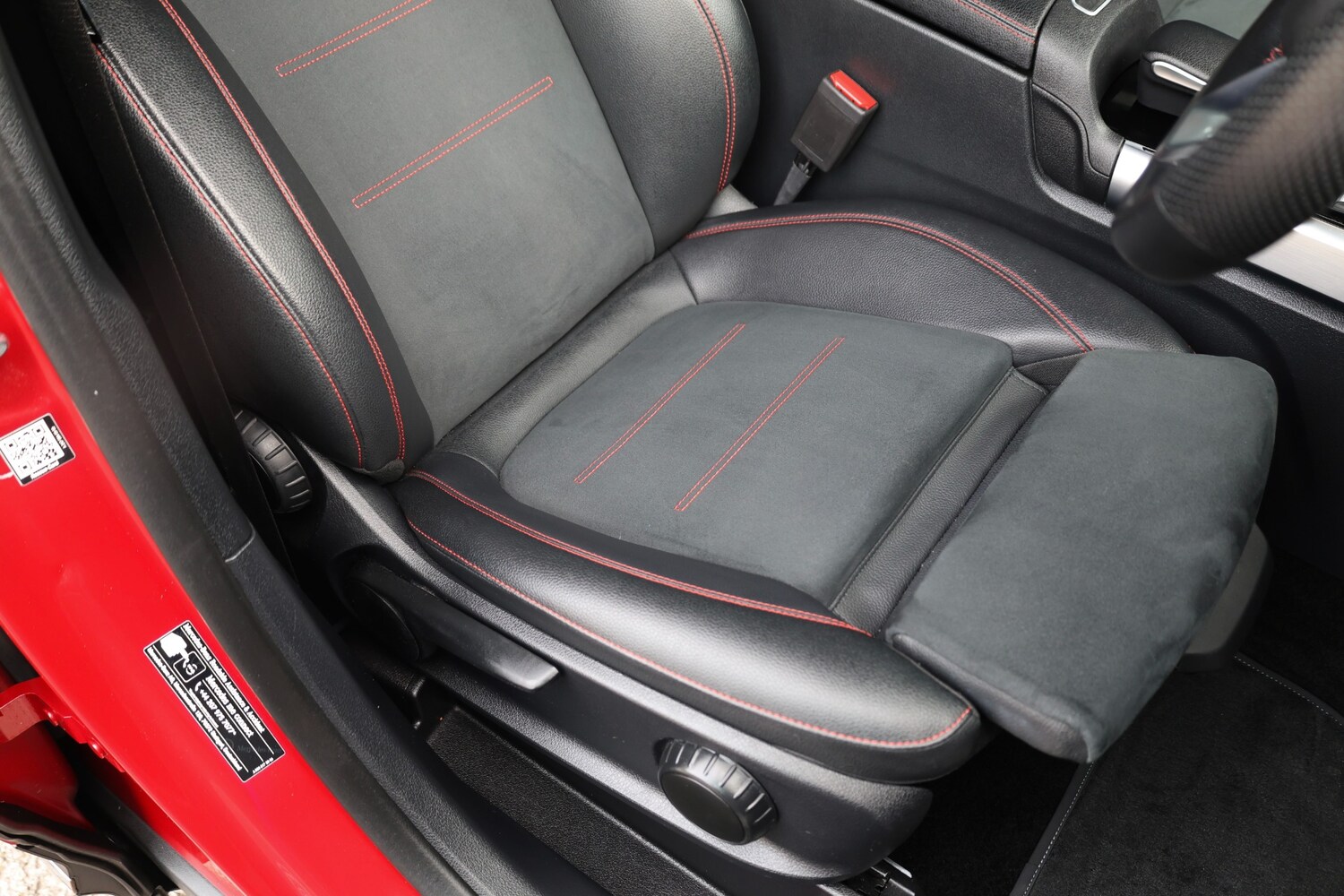 Used Mercedes-Benz GLB 2022 for sale - 76205321: Photo 25