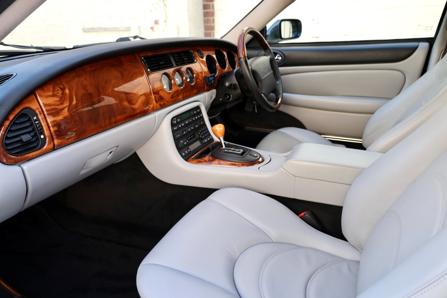 Used Jaguar XK8 2004 for sale - 78118498: Photo 3