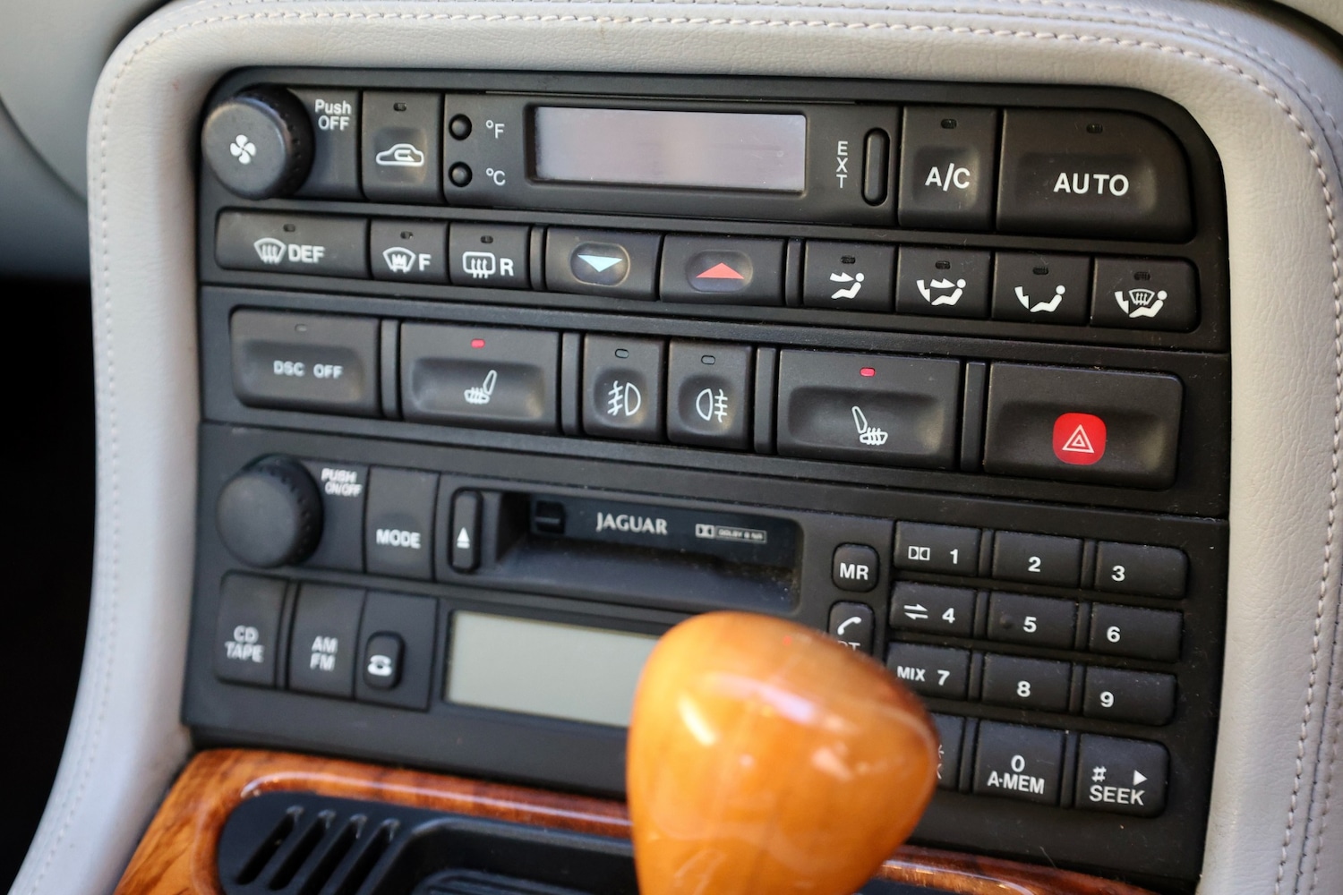 Used Jaguar XK8 2004 for sale - 78118498: Photo 40