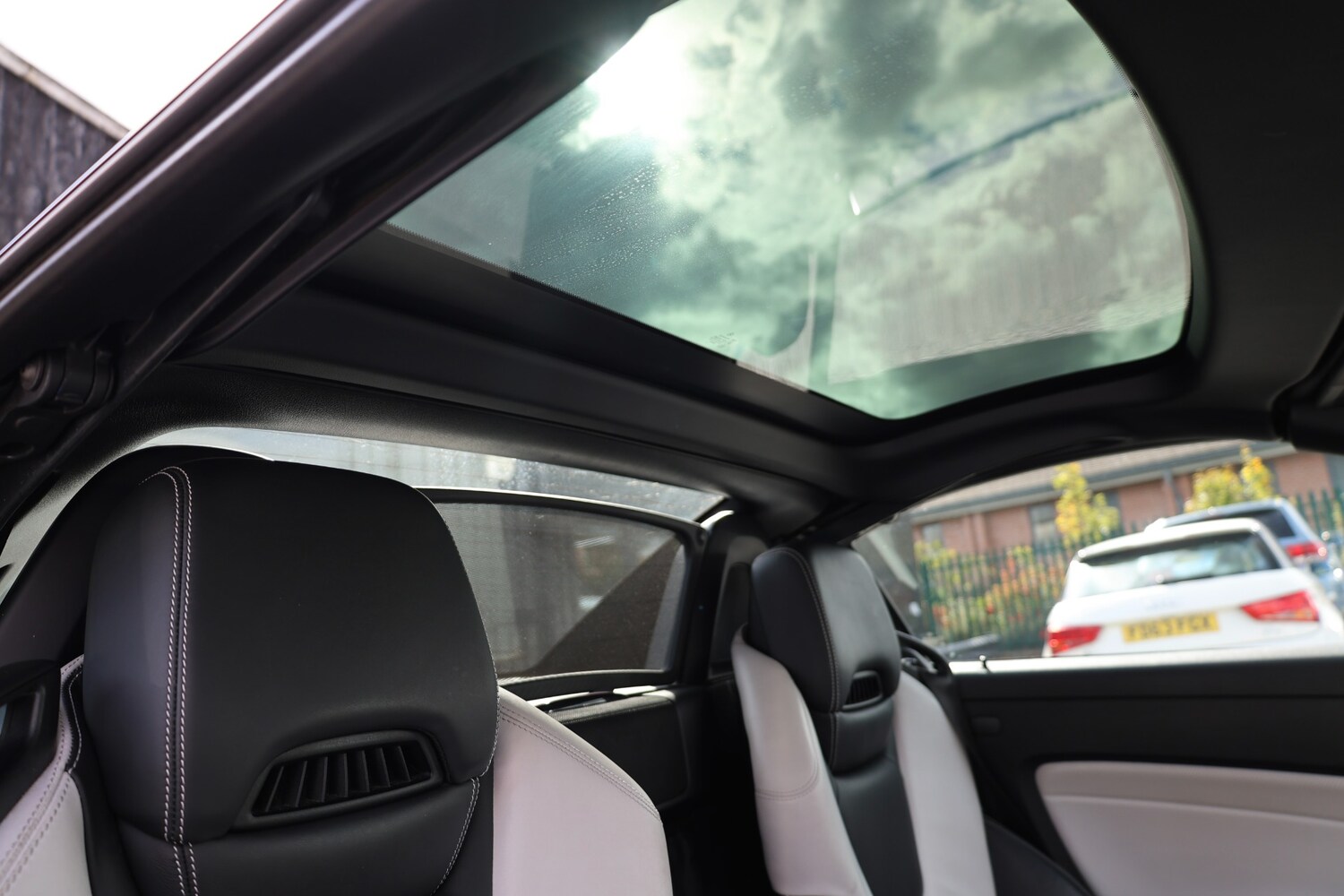 Used Mercedes-Benz SLC 2016 for sale - 76048868: Photo 10