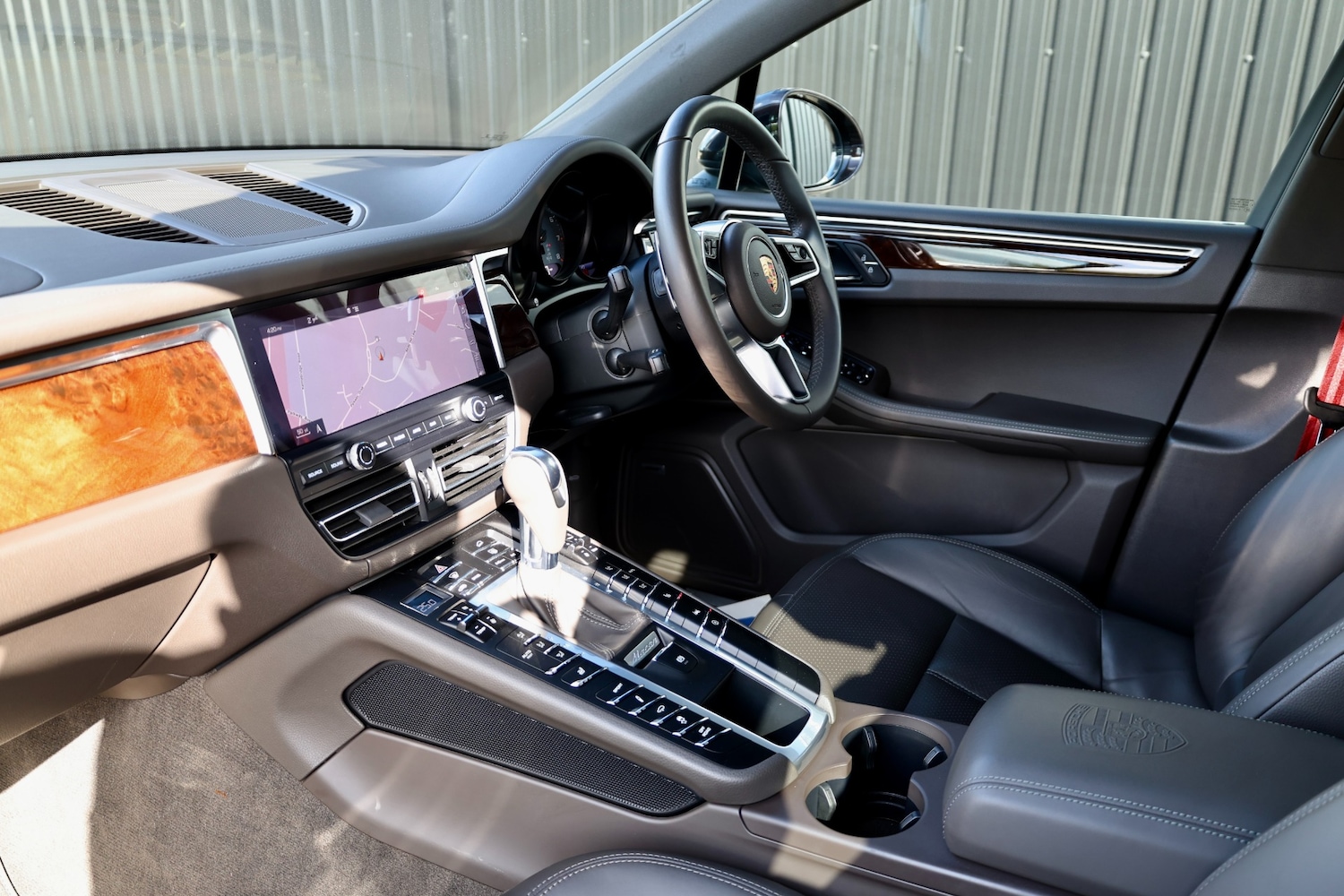 Used Porsche Macan 2021 for sale - 78219485: Photo 3