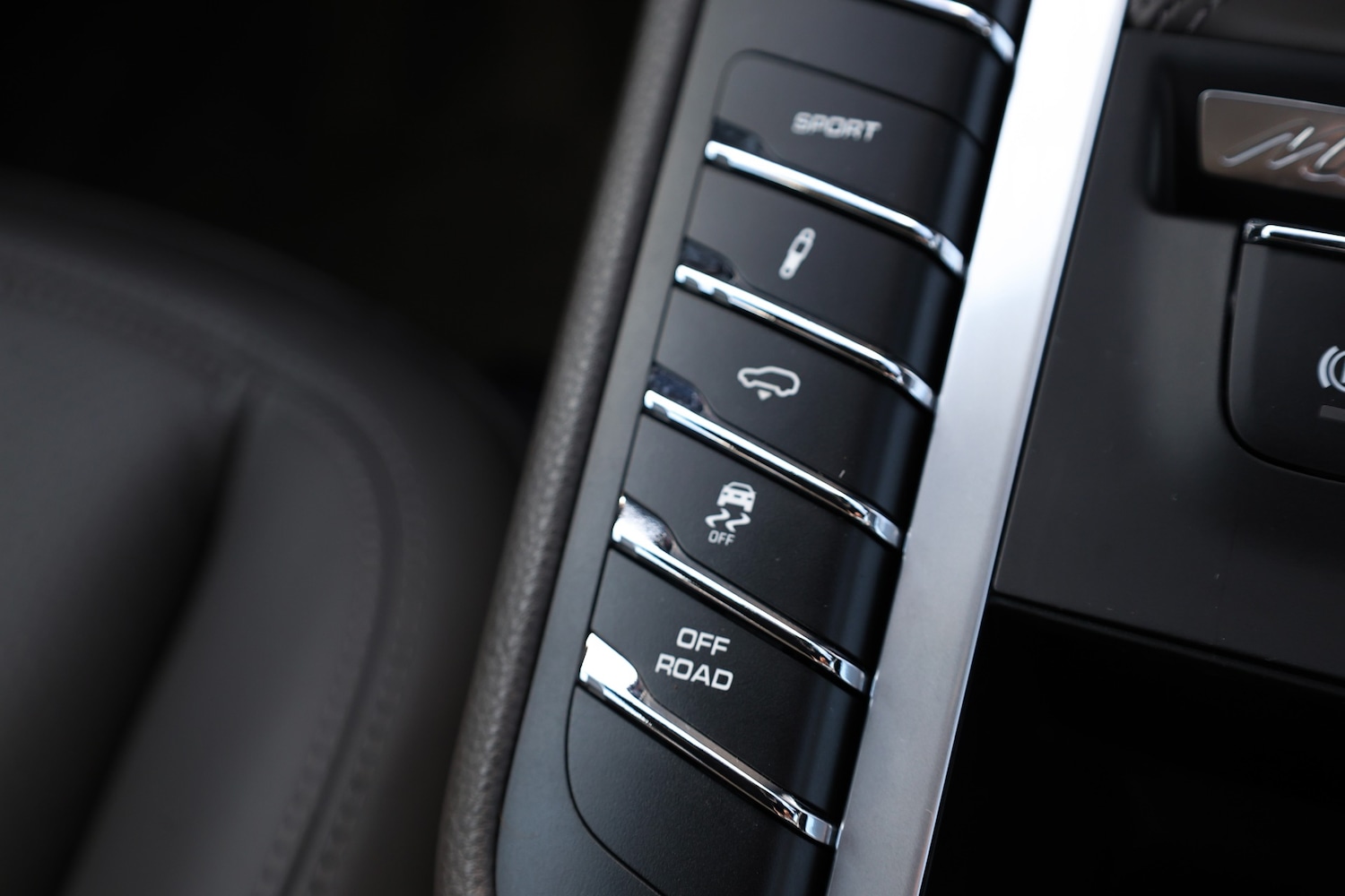 Used Porsche Macan 2021 for sale - 78219485: Photo 44