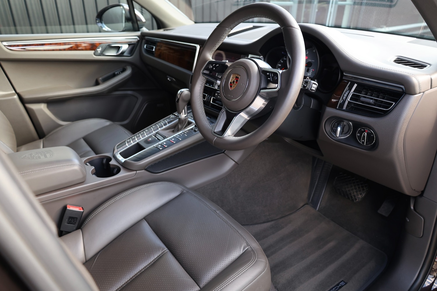 Used Porsche Macan 2021 for sale - 78219485: Photo 9