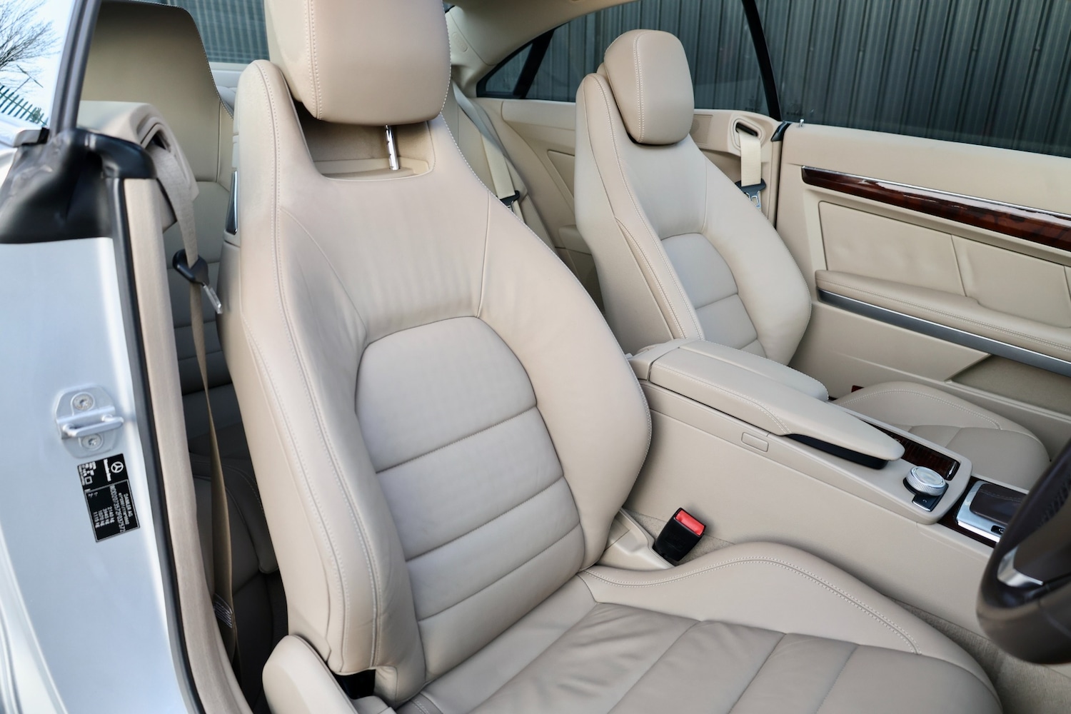 Used Mercedes-Benz E Class 2010 for sale - 77989857: Photo 19