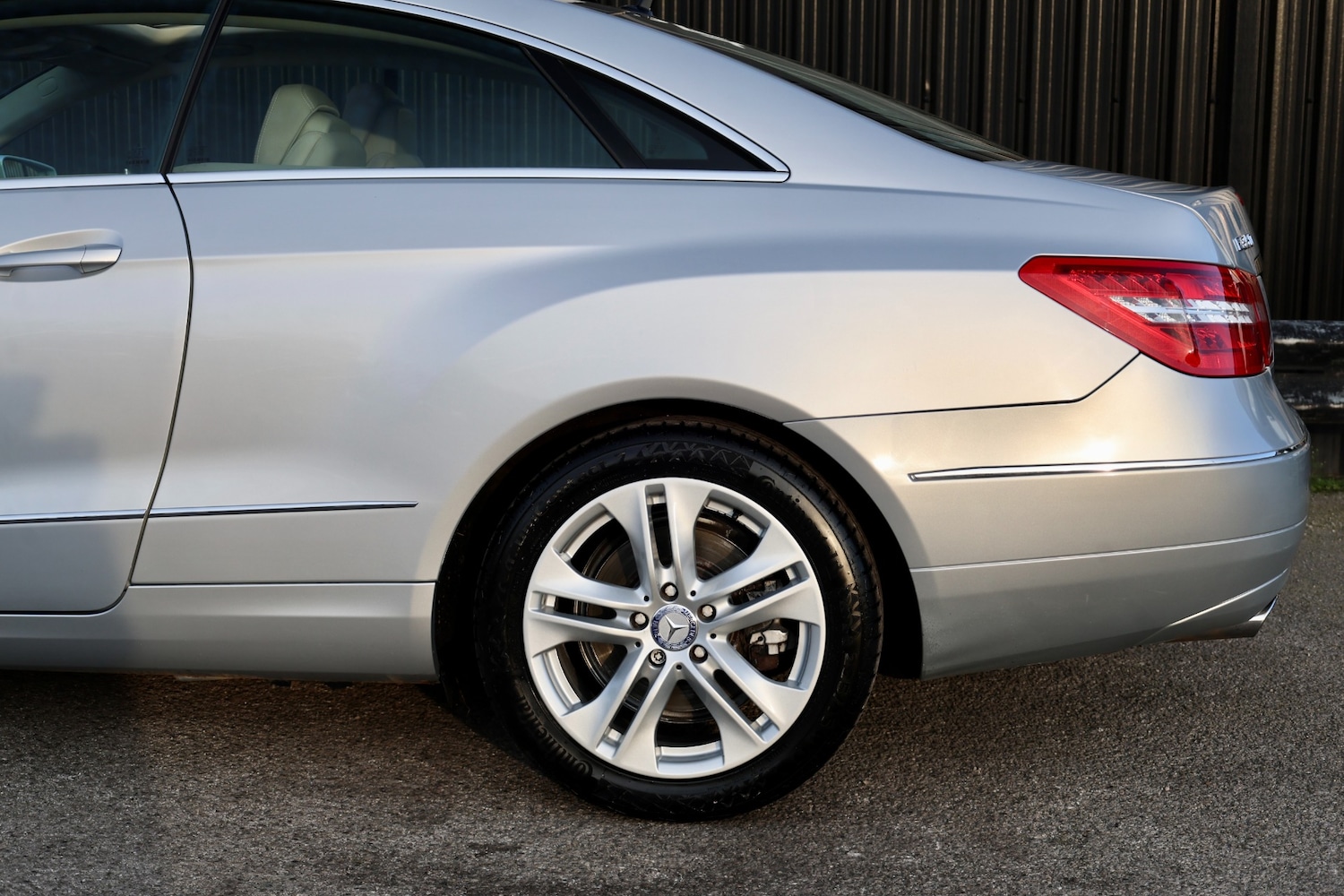 Used Mercedes-Benz E Class 2010 for sale - 77989857: Photo 34