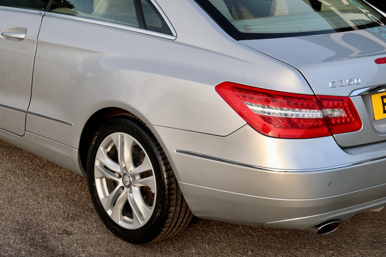 Used Mercedes-Benz E Class 2010 for sale - 77989857: Photo 35