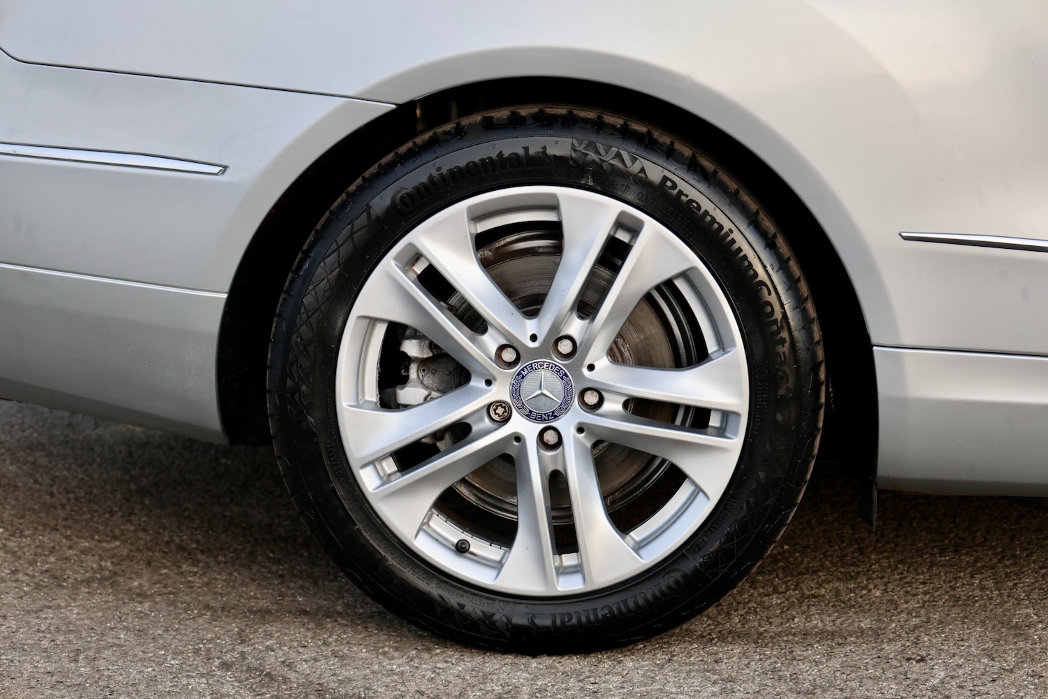 Used Mercedes-Benz E Class 2010 for sale - 77989857: Photo 37