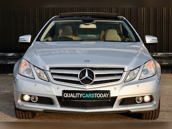 Used Mercedes-Benz E Class 2010 for sale - 77989857: Photo