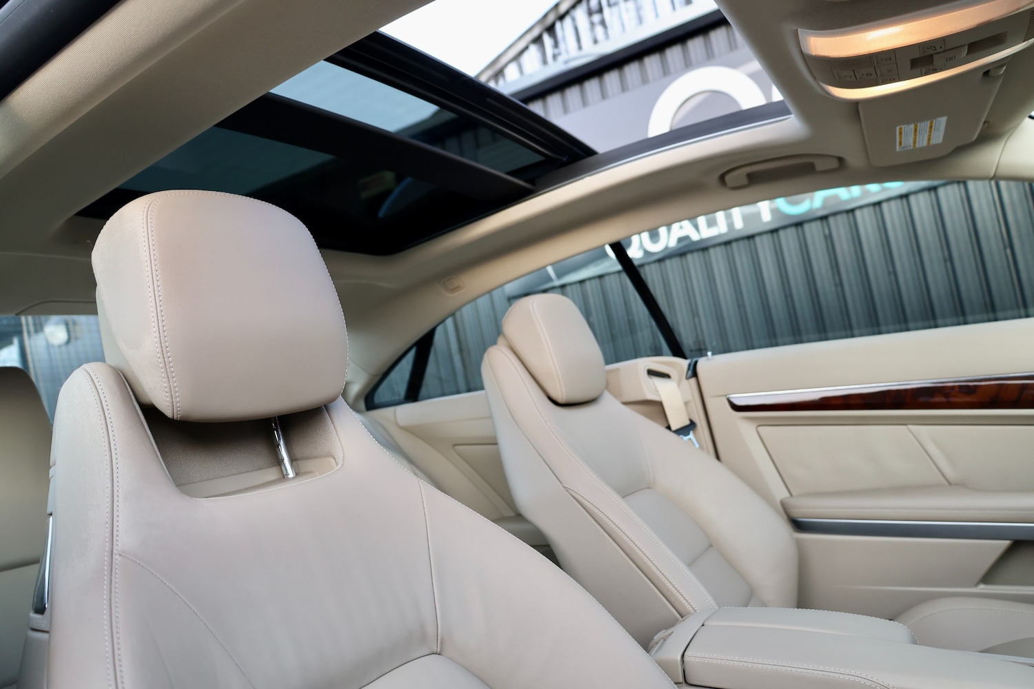 Used Mercedes-Benz E Class 2010 for sale - 77989857: Photo 7