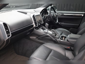 Used Porsche Cayenne 2011 for sale - 75930554: Photo