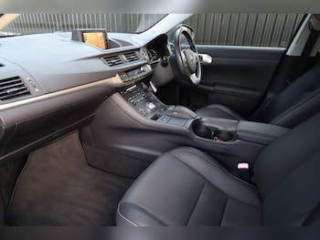 Used Lexus CT 2011 for sale - 76569097: Photo