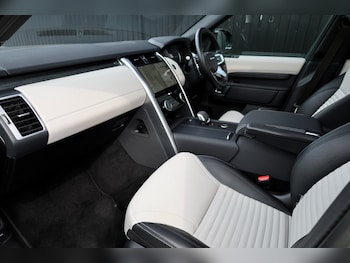 Used Land Rover Discovery 2023 for sale - 79410820: Photo