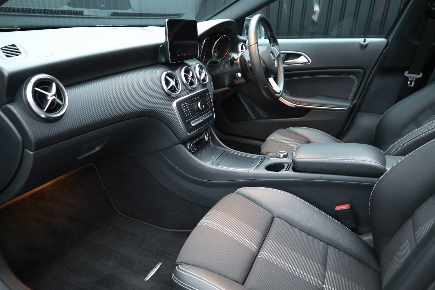 Used Mercedes-Benz A-Class 2018 for sale - 77392303: Photo 3