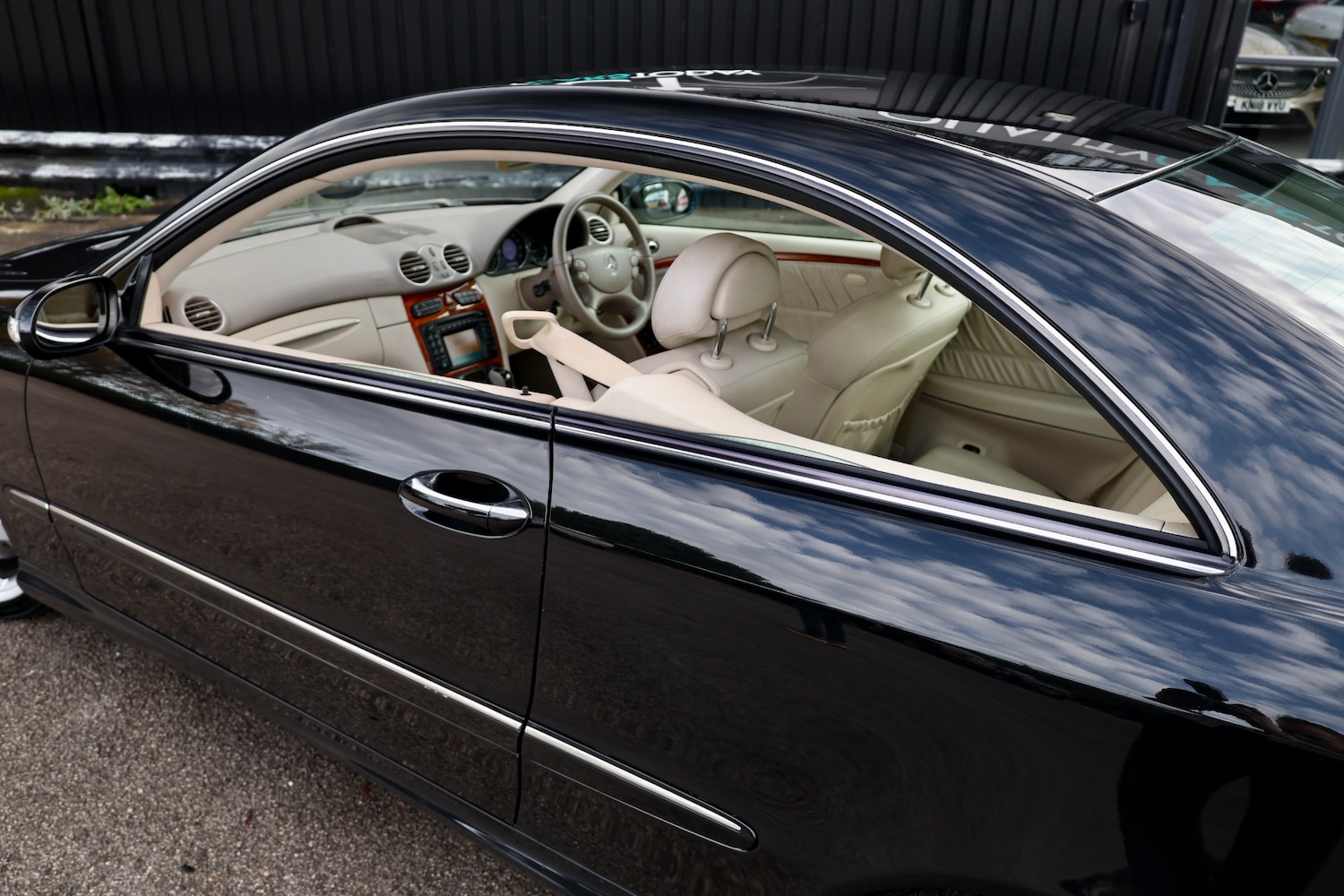 Used Mercedes-Benz CLK 2003 for sale - 76885144: Photo 38