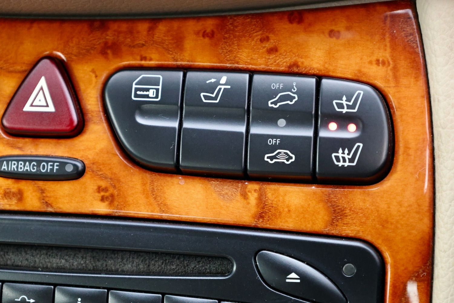 Used Mercedes-Benz CLK 2003 for sale - 76885144: Photo 41