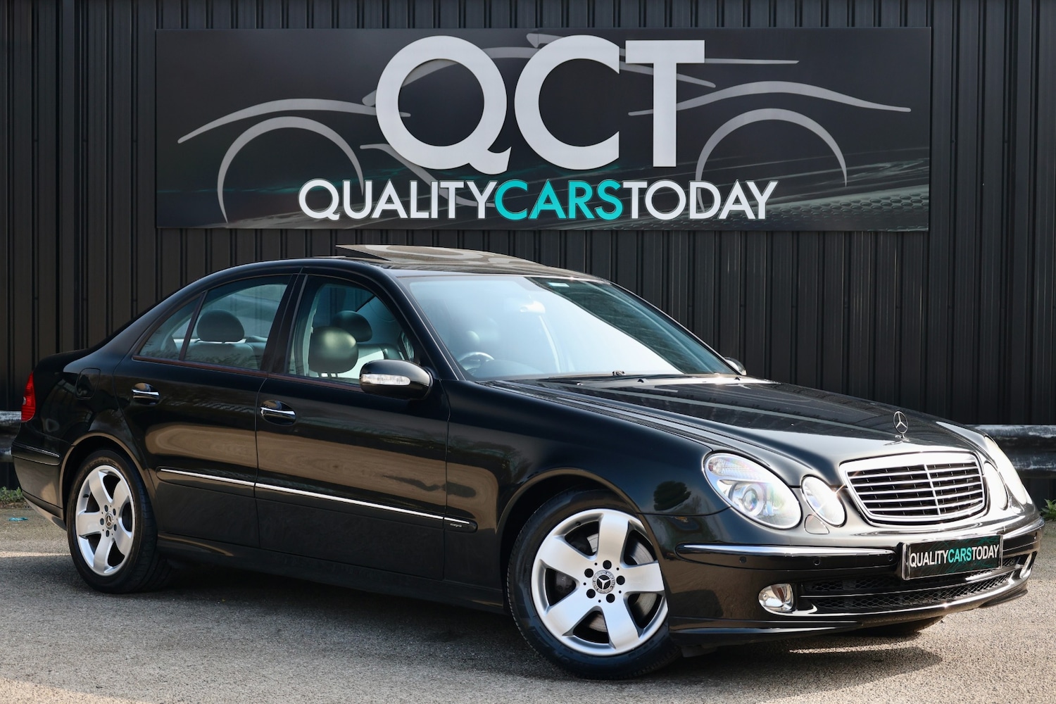 Used Mercedes-Benz E Class 2003 for sale - 77897909: Photo 1