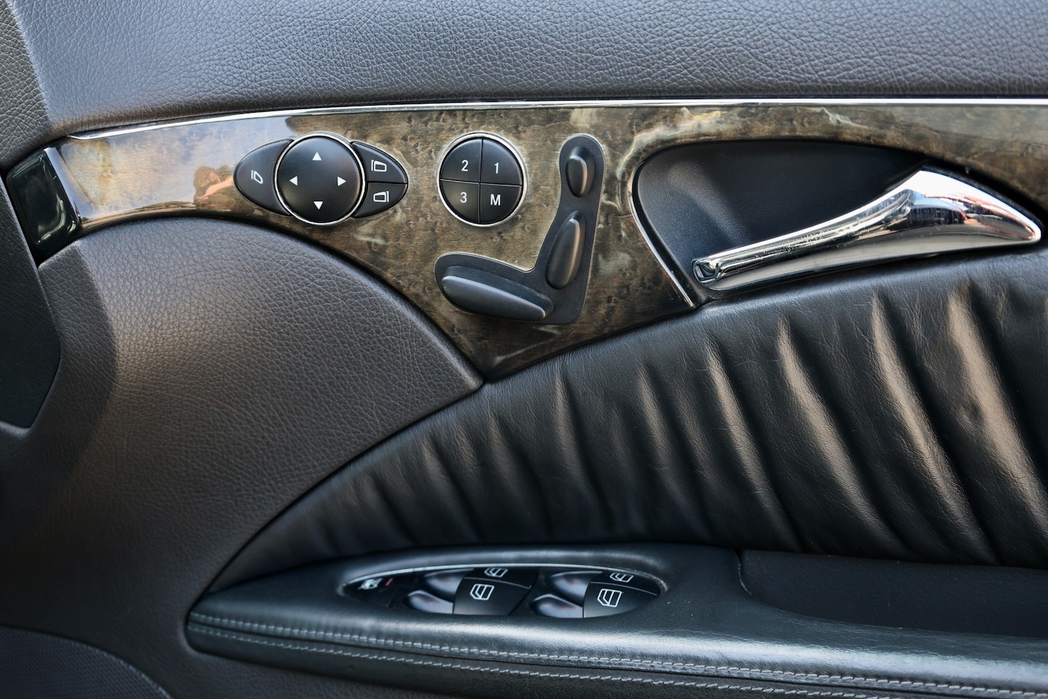 Used Mercedes-Benz E Class 2003 for sale - 77897909: Photo 19