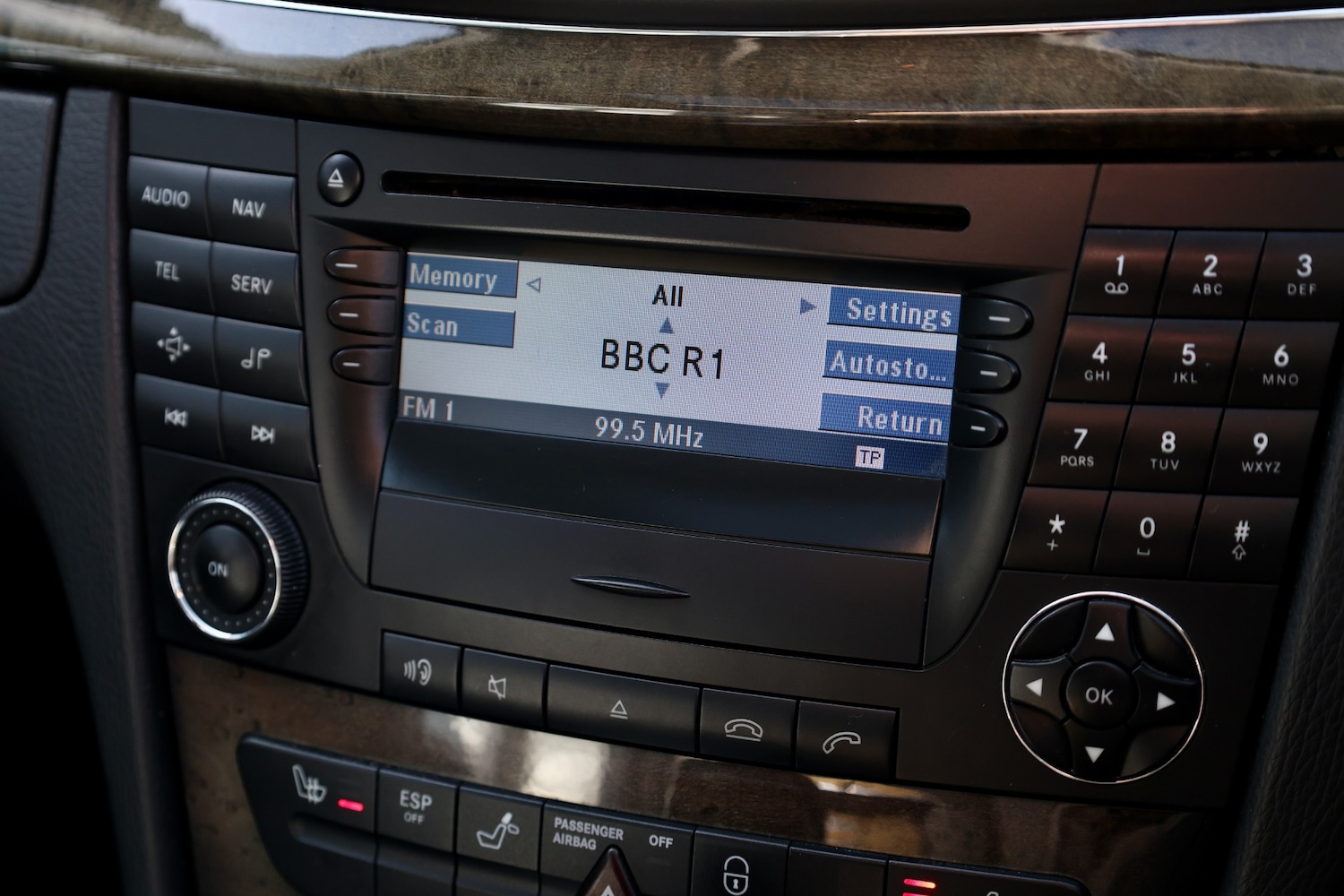 Used Mercedes-Benz E Class 2003 for sale - 77897909: Photo 23