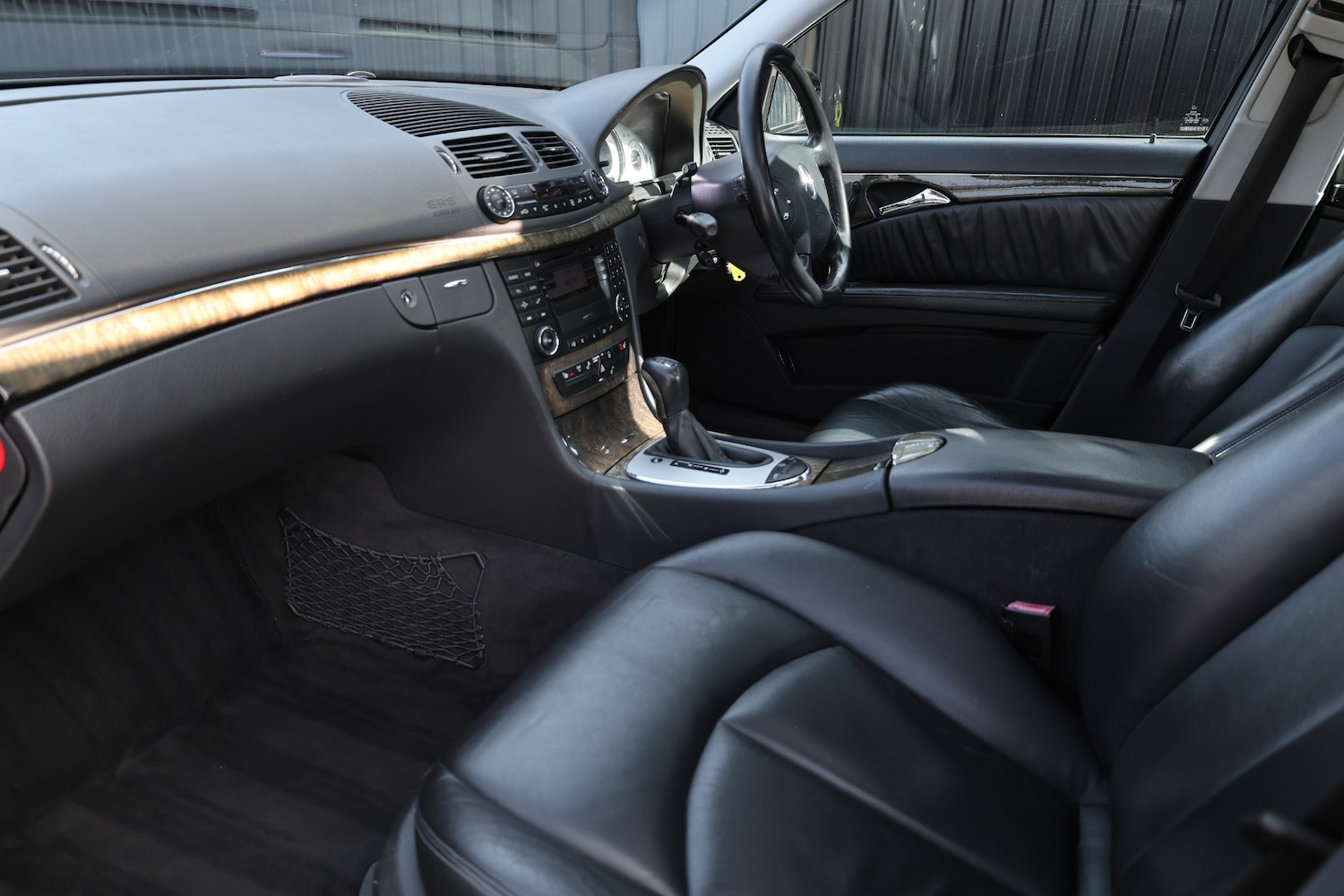 Used Mercedes-Benz E Class 2003 for sale - 77897909: Photo 3