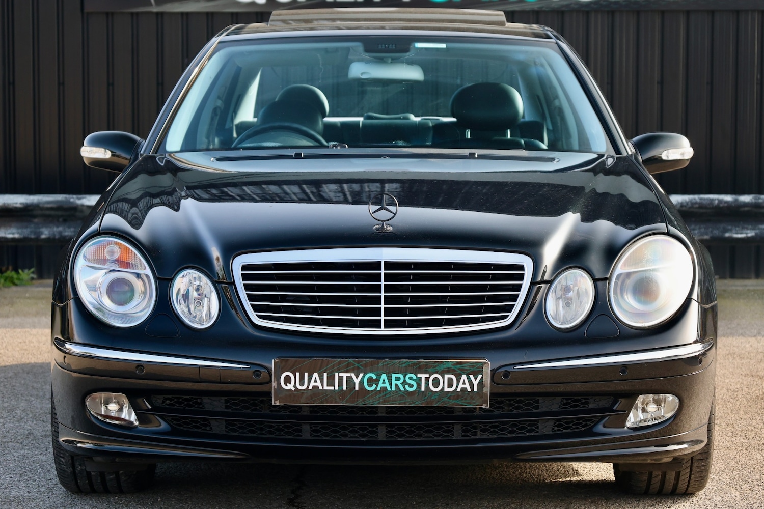 Used Mercedes-Benz E Class 2003 for sale - 77897909: Photo 4