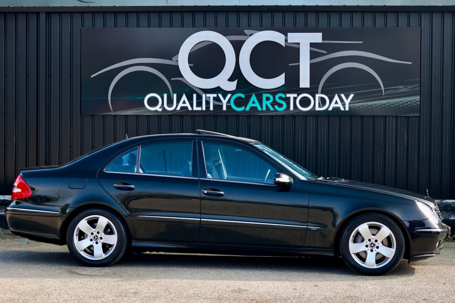 Used Mercedes-Benz E Class 2003 for sale - 77897909: Photo 8