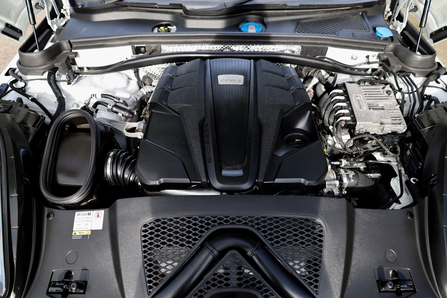 Used Porsche Macan 2021 for sale - 77656498: Photo 26