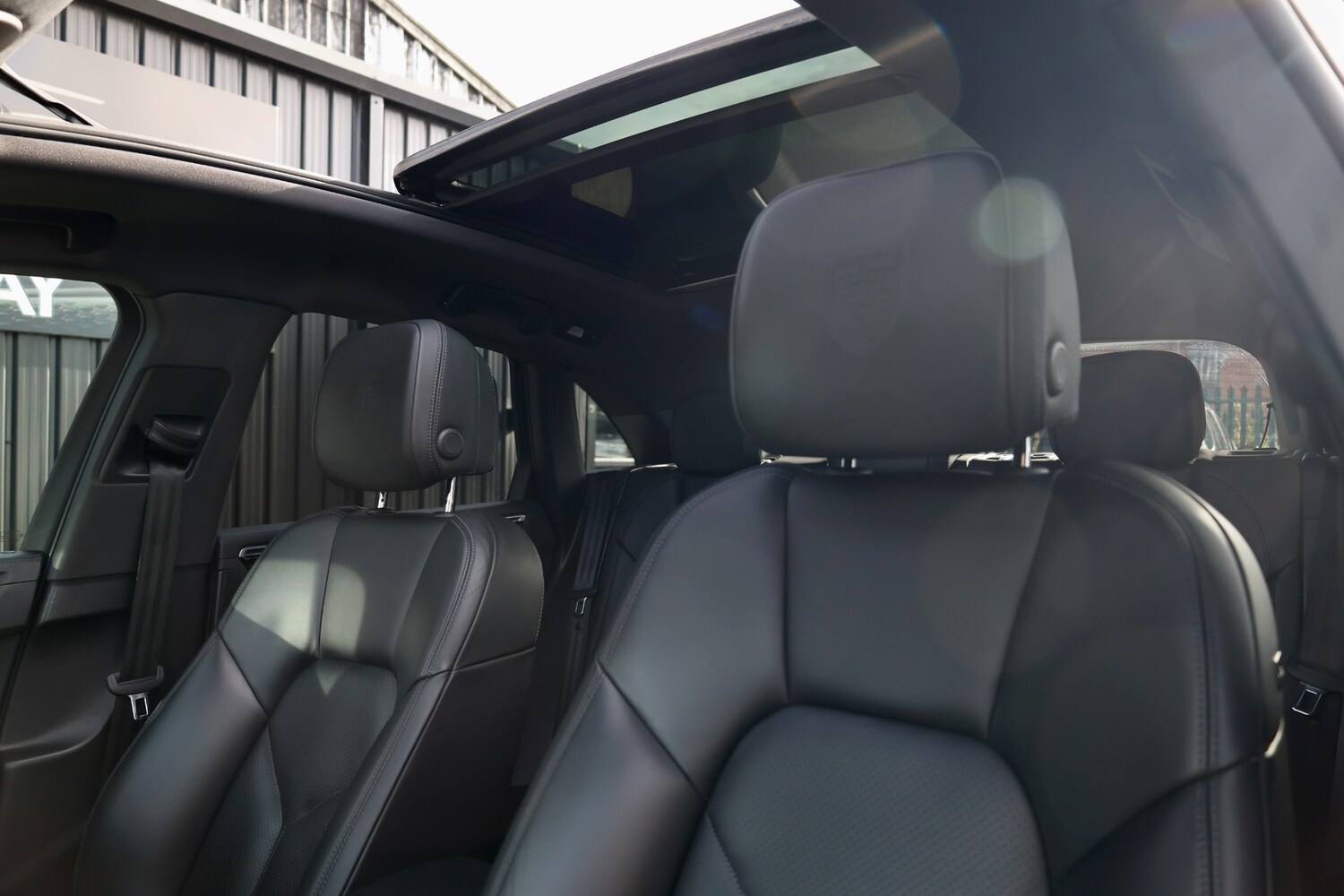 Used Porsche Macan 2021 for sale - 77656498: Photo 32