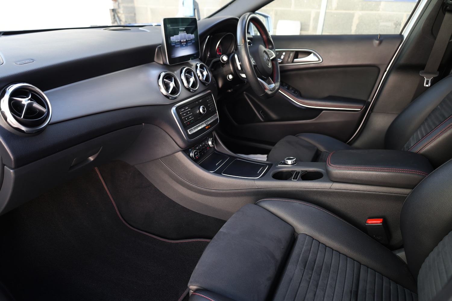 Used Mercedes-Benz GLA 2018 for sale - 78025125: Photo 3