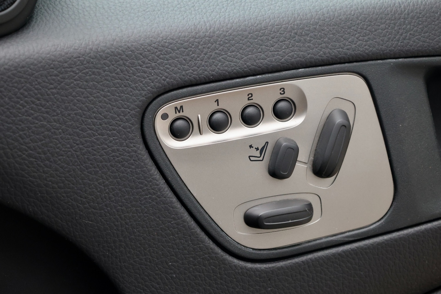 Used Jaguar XK 2006 for sale - 76339320: Photo 22
