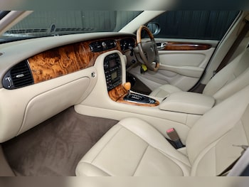 Used Jaguar XJ 2005 for sale - 75404944: Photo