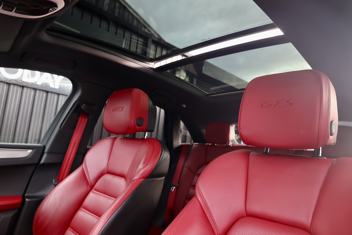 Used Porsche Macan 2017 for sale - 76357186: Photo 11