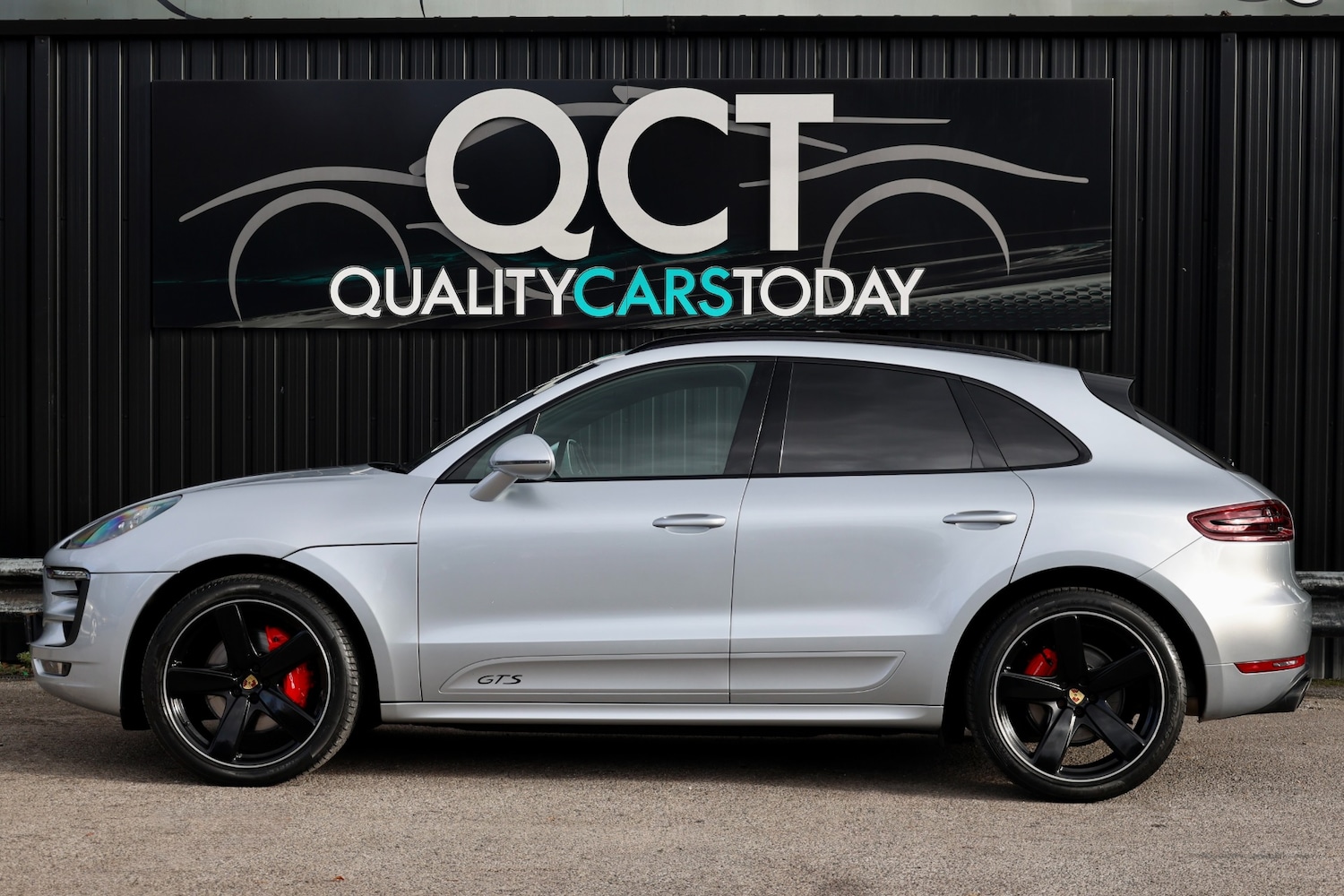 Used Porsche Macan 2017 for sale - 76357186: Photo 2