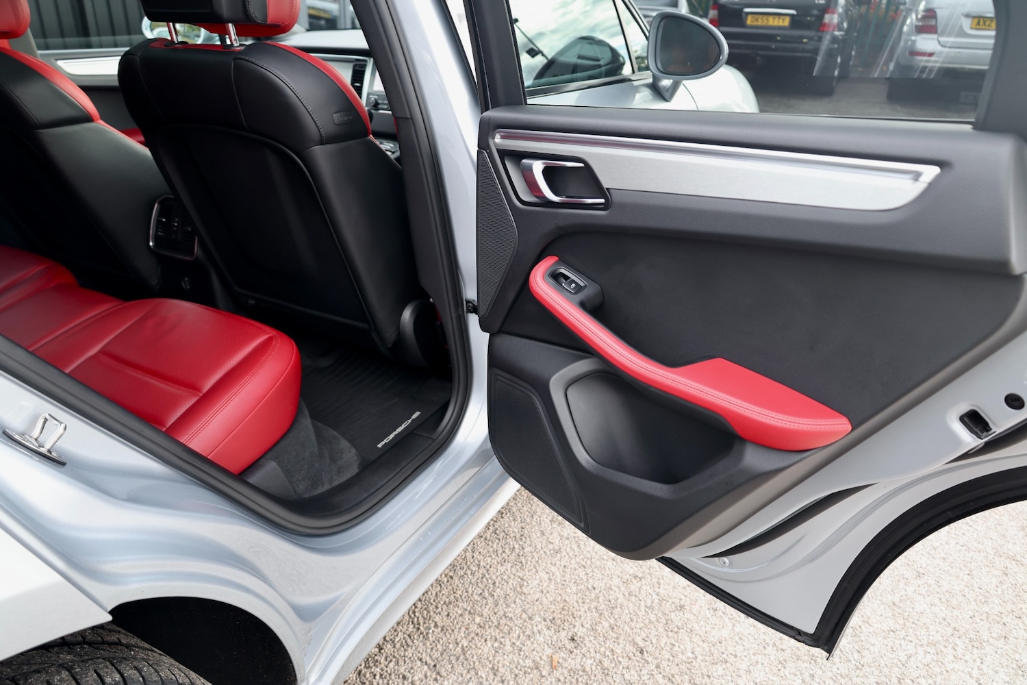 Used Porsche Macan 2017 for sale - 76357186: Photo 25