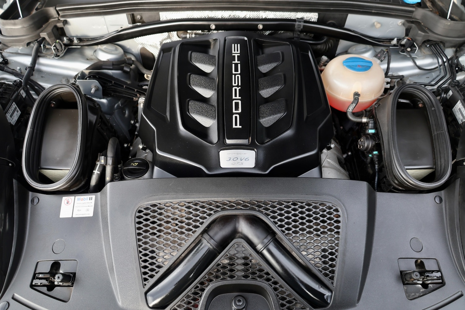 Used Porsche Macan 2017 for sale - 76357186: Photo 28