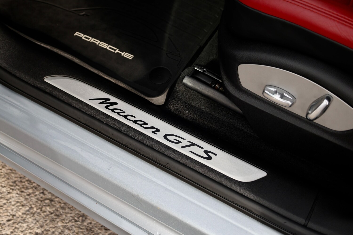 Used Porsche Macan 2017 for sale - 76357186: Photo 43